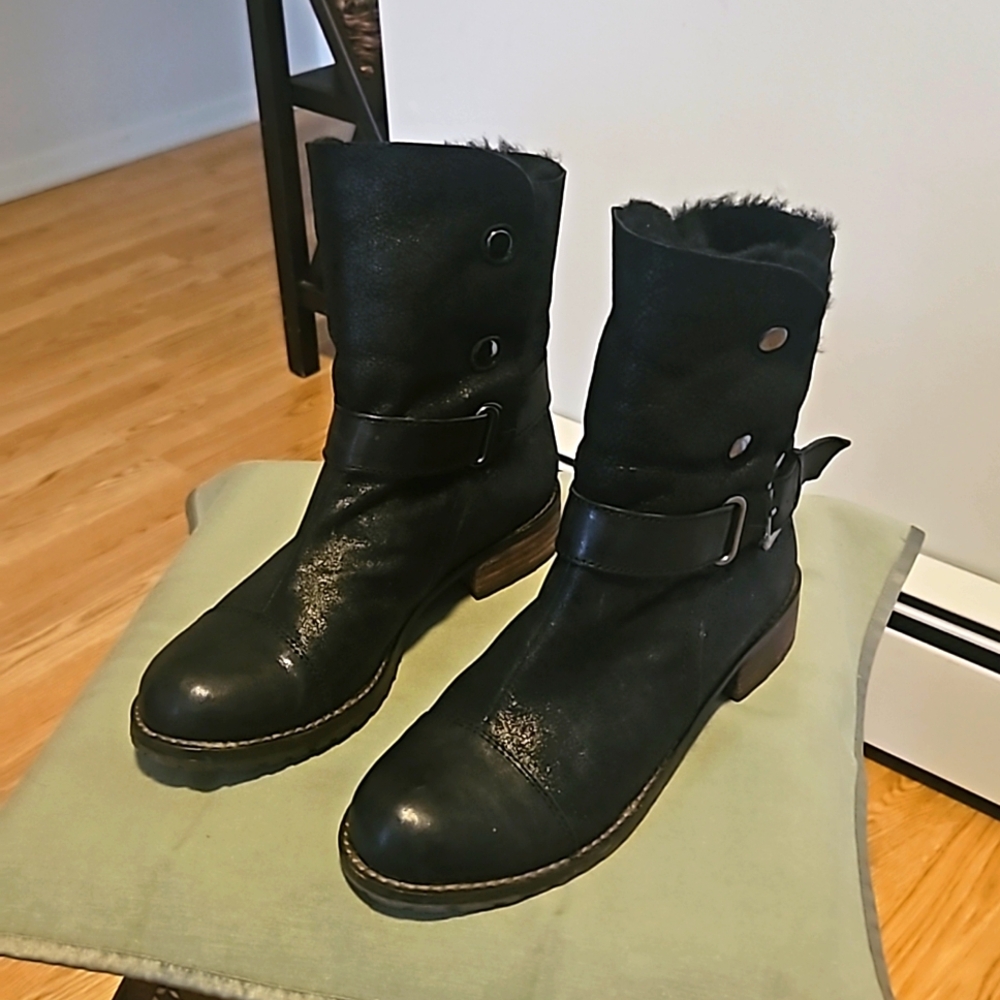 Matt Bernson Black Faux Fur Trim Leather Ankle Booties